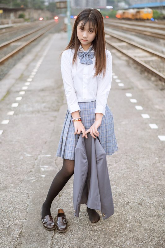 镜酱 VOL.004 [30P] 私奔之制服-喵领域