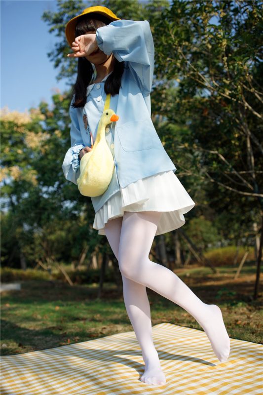 JKFUN-030《野餐、爆蛋和彩蛋》踩物 白丝50D 默陌 [23P1V05’18”]-喵领域